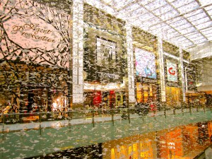 Strolling in "Cool" Dubai Mall